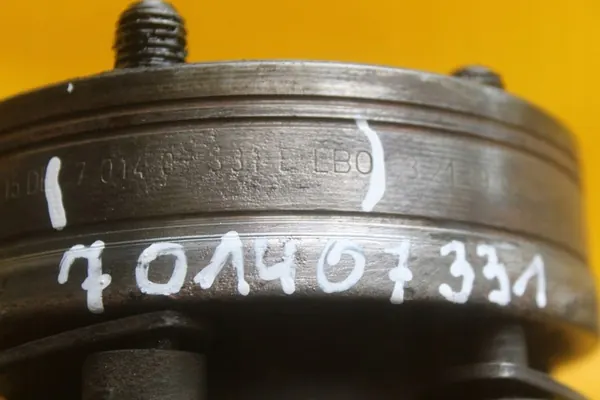 Fram vänster axel VW Transporter T4 1.9 TD image 9