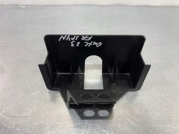 Mitsubishi Outlander IV konepellin lukon kansi OEM 5915A334 image 4
