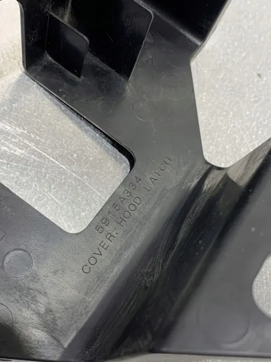 Mitsubishi Outlander IV konepellin lukon kansi OEM 5915A334 image 6