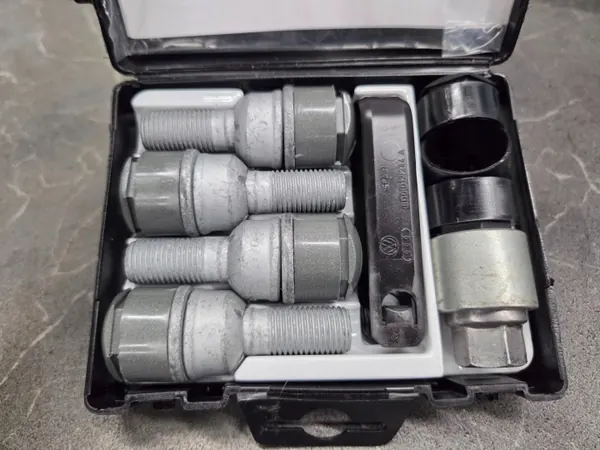 OEM 83a071455 Tornillos antirrobo M14x1,5x45mm Audi image 7