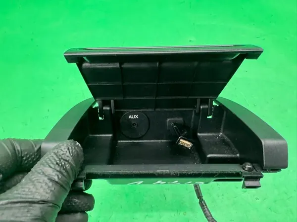 OEM 83430-TM0-T010-22 Cendrier Tunnel Boîte Aux Honda City image 4