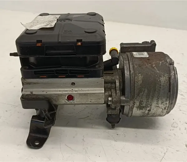 Pompe suspension hydro OEM 9654068680 pour Citroen C5 III image 3
