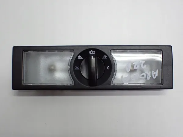 Luz de cabina SEAT Arona OEM 6R0947291B - Usado image 2