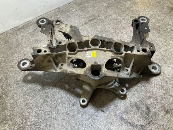 Soporte de caja Audi OE usado OEM 8W0399262AD image 7