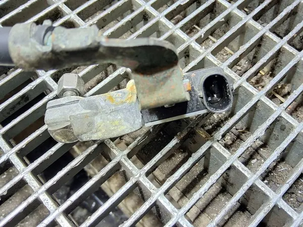 FORD B-MAX BATTERIEKLEMME NEGATIV image 5