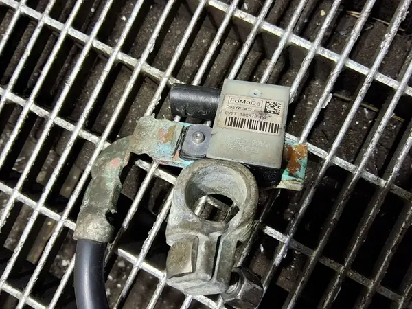 FORD B-MAX BATTERIEKLEMME NEGATIV image 6