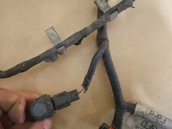 Installation de pare-chocs avant Ford Mondeo MK5 Capteurs PDC KG9T-15K867-GFD image 4