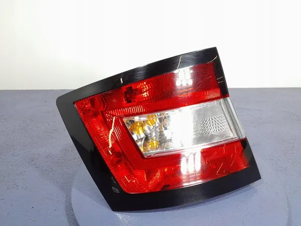 SKODA FABIA III NJ LIFT KOMBI LUZ TRASERA IZQUIERDA EU 6V9945095 image 2