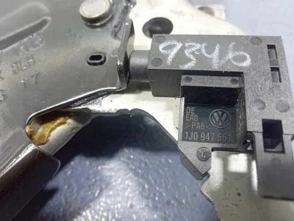 VW Jetta VI Handbromsspak OEM Ambit-916046- image 6