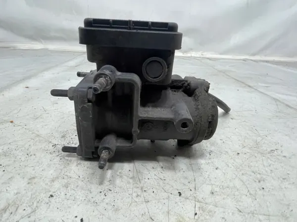 Válvula de Freno EBS Mercedes Actros MP4 OEM A0014311613 image 4
