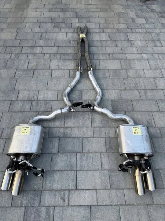 Système d'échappement actif Ford Mustang GT 2018+ OEM image 1