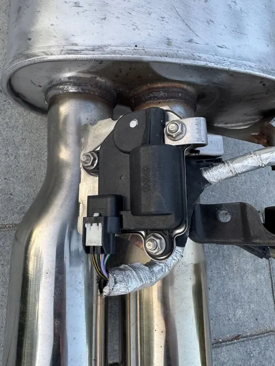 Système d'échappement actif Ford Mustang GT 2018+ OEM image 7