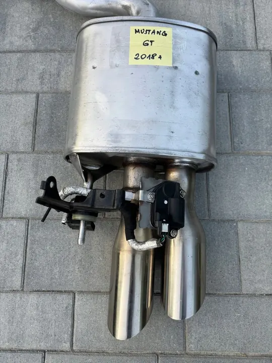 Système d'échappement actif Ford Mustang GT 2018+ OEM image 8