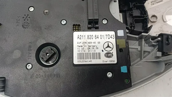 Luz de cabine Mercedes W211 Classe E OEM A2118206401 image 5