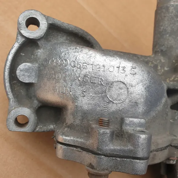 Vattenpump VW Golf III 1.6 image 2