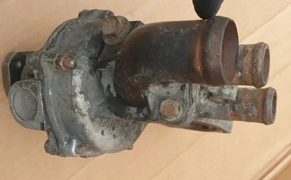 Vattenpump VW Golf III 1.6 image 7