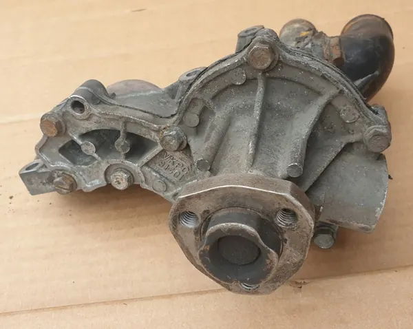 Vattenpump VW Golf III 1.6 image 9