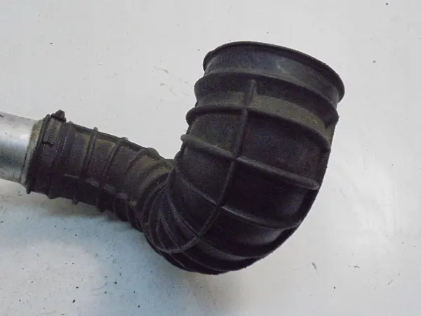 Volvo V70 Luftschlauch 2.4D 2000-2007 OE 30636854 image 4