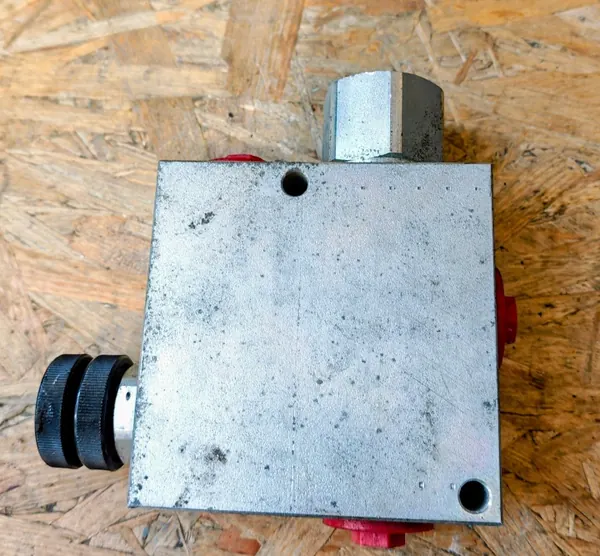 3-Way Flow Regulator VPR/3/ET 34/V/AC Walvoil 1620042100 image 2