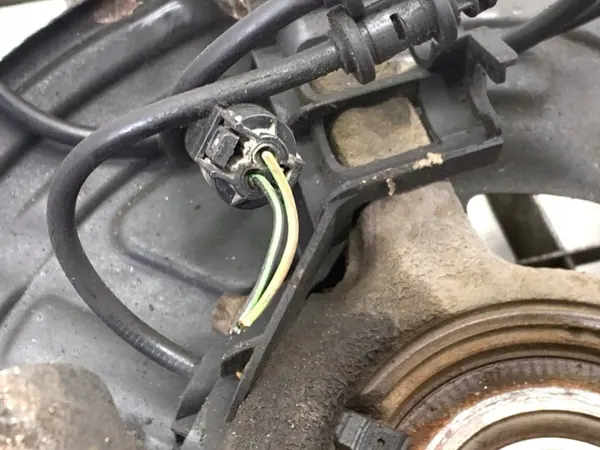 Oikea etunivel OEM LORK-28-55332 Mercedes W176 image 5