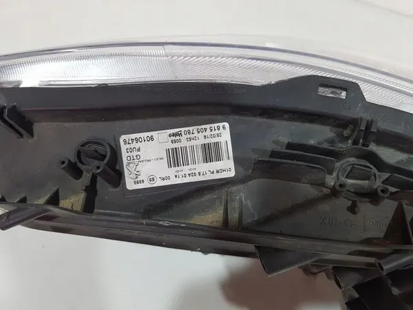 PEUGEOT 2008 I Voorlinker Koplamp 9815405780 image 4