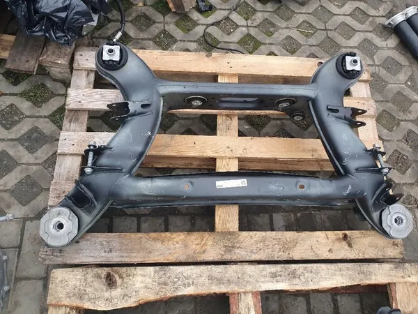 MERCEDES W205 COUPE BAKRE FJÄDRING TVÄRSBALK A2133504903 image 2