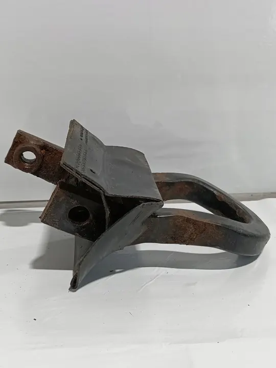 Crochet de remorquage avant GMC Sierra 2014-2018 OEM 6257267 image 3