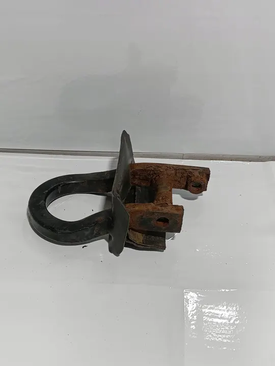 Crochet de remorquage avant GMC Sierra 2014-2018 OEM 6257267 image 5