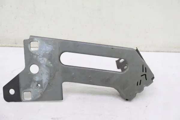 Suporte de para-lama esquerdo Maserati Grecale OEM 1274738633 image 2