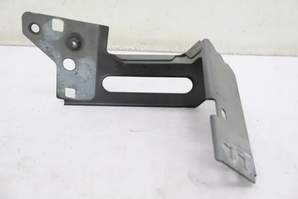Suporte de para-lama esquerdo Maserati Grecale OEM 1274738633 image 4