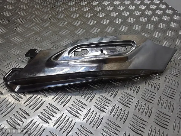 Pilarin koriste OEM 61697910 Mini Cooper Countrymanille image 3