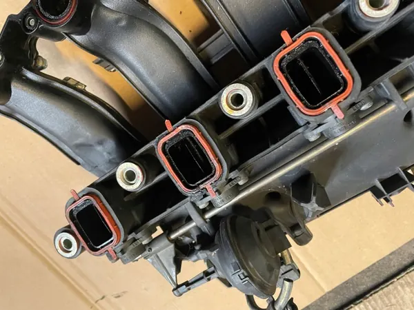 Colector de admisión OEM 7789247 para BMW Serie 5 E39 image 5