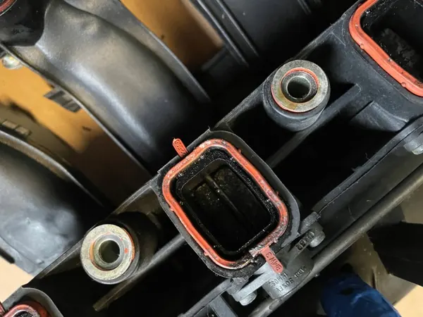 Colector de admisión OEM 7789247 para BMW Serie 5 E39 image 6