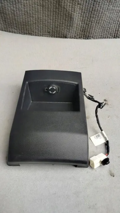 12V tupakansytytin takana OEM 7793137000 image 2