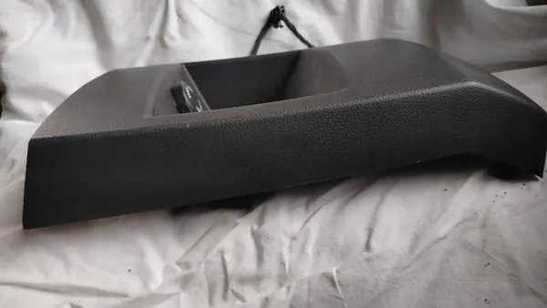 12V tupakansytytin takana OEM 7793137000 image 4