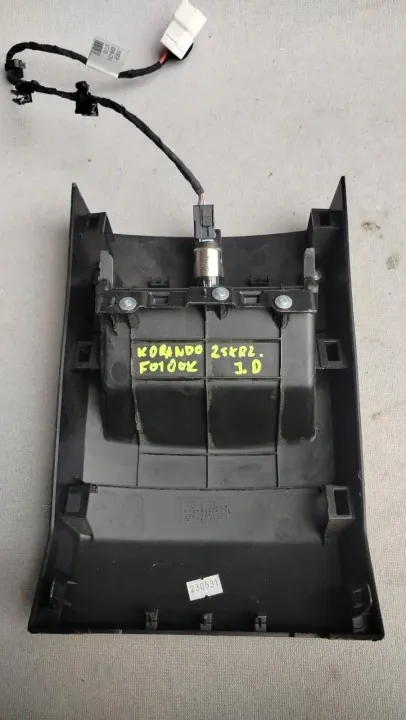 12V tupakansytytin takana OEM 7793137000 image 5