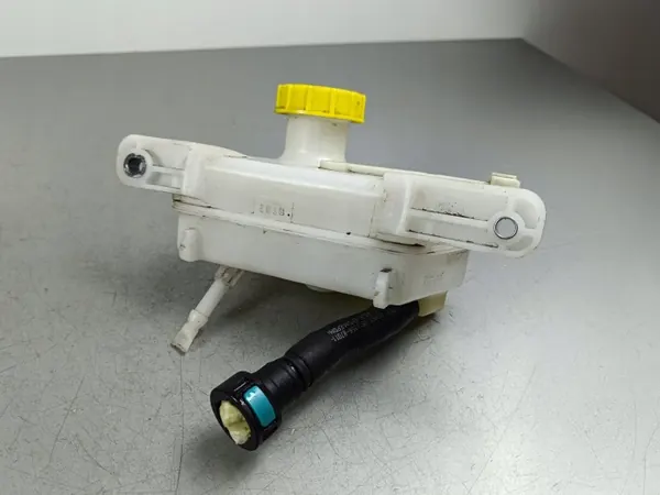 MG Bromsvätskebehållare OEM FOB49164 - Begagnad image 3