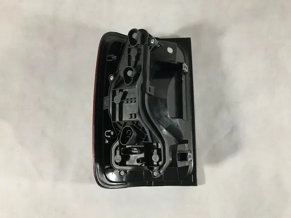 Luz Trasera Derecha VW Amarok 2015-2020 image 4