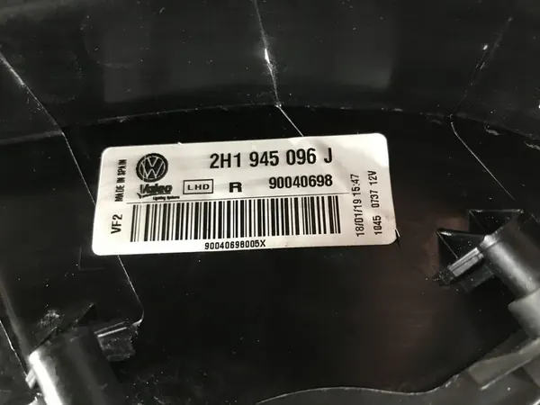 Luz Trasera Derecha VW Amarok 2015-2020 image 5