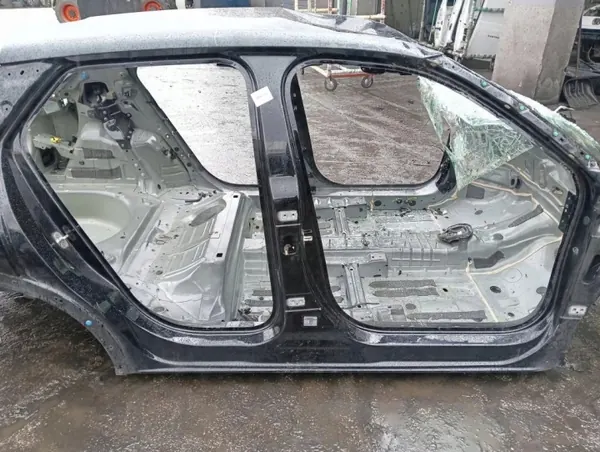 OEM 471707 DS Oikea Keskitolppa DS3 Crossbackille image 2