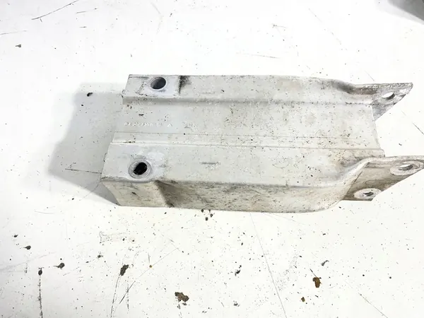 Supporto di collisione anteriore destro Mercedes W204 EU A2046200995 image 3