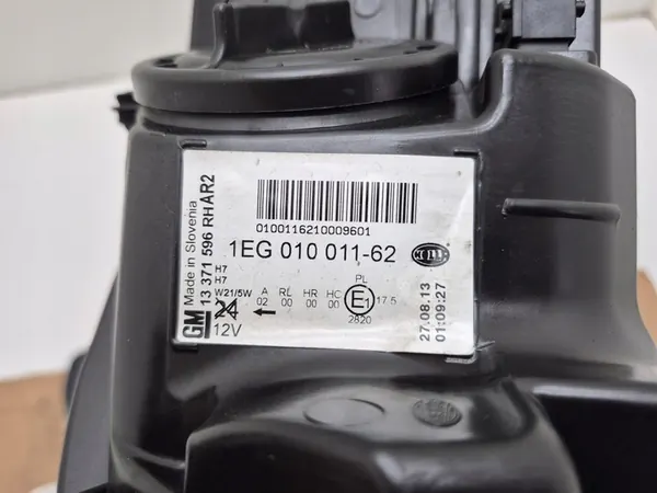 OPEL ASTRA J Oikea Etuvalaisin image 6