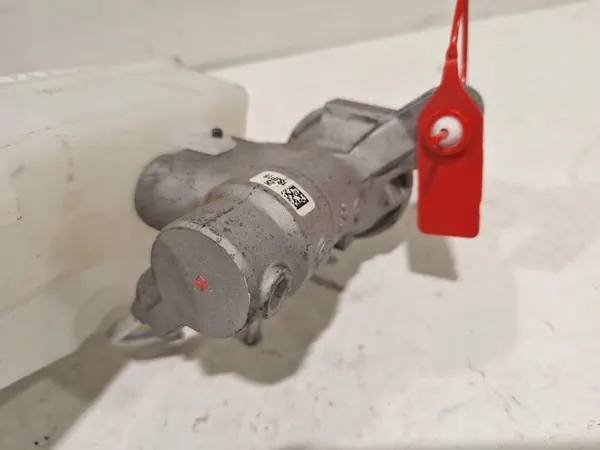 Pompe de réservoir de liquide de frein OEM 460912496R image 3