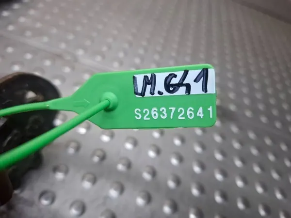 Macaco Mercedes OEM S26372641 para W210 - Usado image 5
