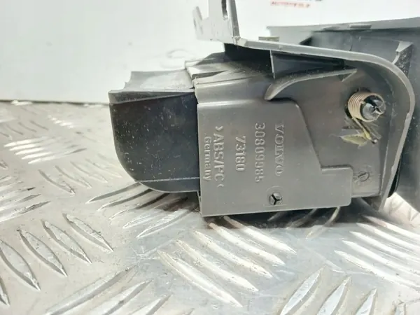 Volvo S40/V40 Instrumentbräda Askfat OEM 30809985 image 3