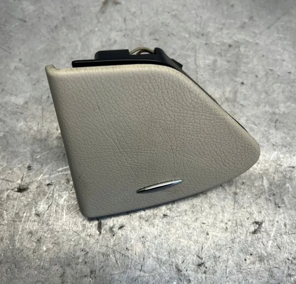 Cendrier Mercedes OEM A2118100930 - État utilisé image 3