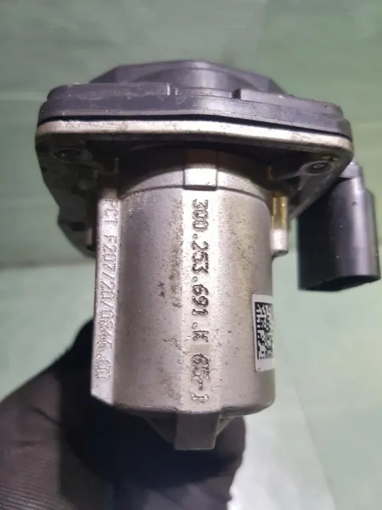 Begagnad Audi A3 8V avgasklaff OEM 52812801 image 3