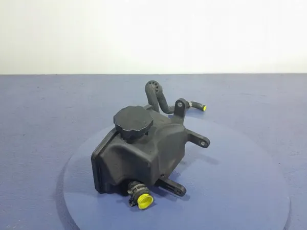 Mercedes-Benz A0004602083 Servolenkungsbehälter image 2