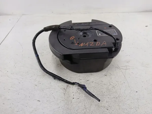 Subwoofer Mazda OE OEM GJ5A66960 - Usado image 5