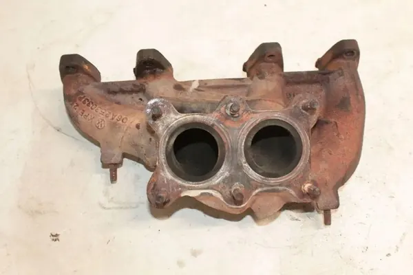 Coletor de escape AUDI A3 SPORTBACK 1.6L 06A253033P image 1